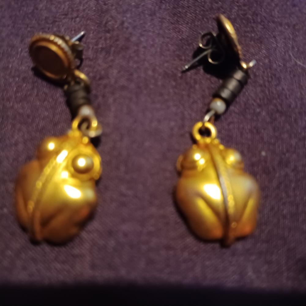 Tree frog earrings